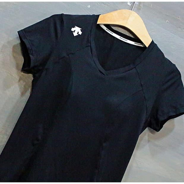 데상트 브라캡 기능성 반팔 티셔츠 S