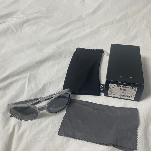 오클리 아이자켓 리덕스 실버