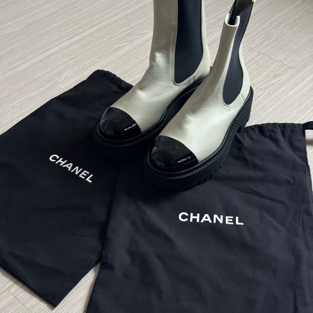 샤넬 24FW CC로고 투톤 앵클 부츠 G38218