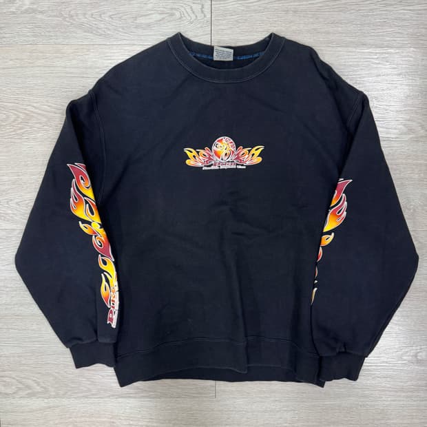 piko 피코 검정색 맨투맨 티셔츠 불꽃 프린팅 맨투맨