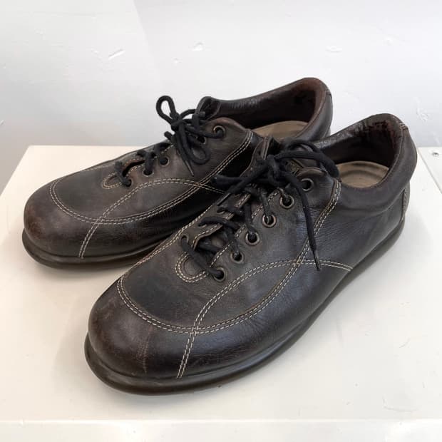 [40] 캠퍼 레더 스니커즈