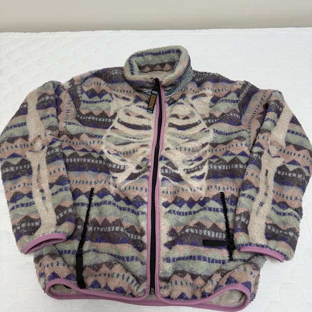 캐피탈 애슐랜드 본 플리스 2