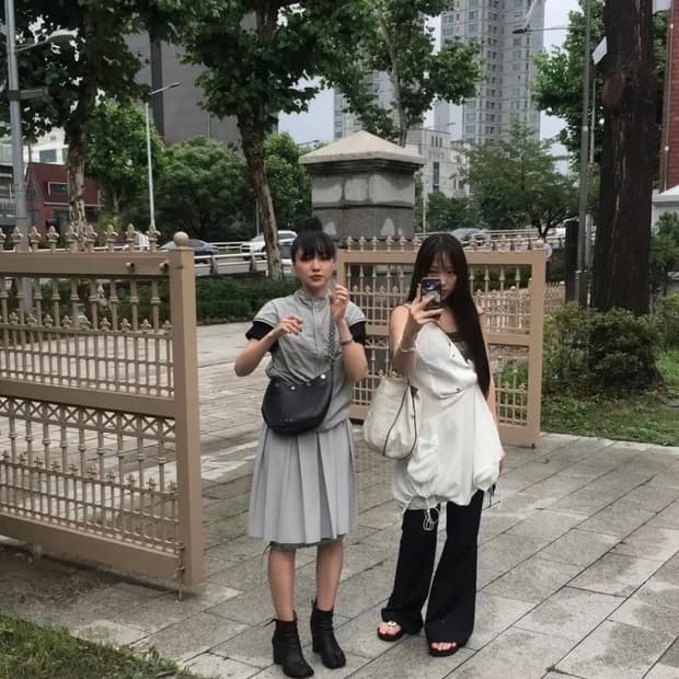 에옹쓰 스포츠 숏 슬리브 집업