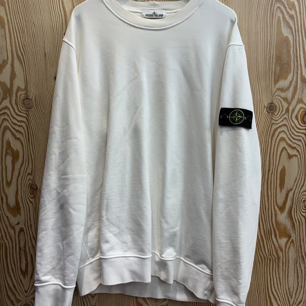 스톤아일랜드 나침반패치 맨투맨