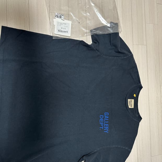 갤러리디파트먼트 25ss 반팔 티셔츠 사이즈 XL 팝니다