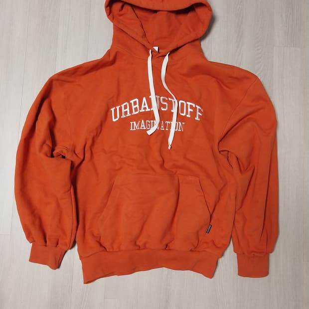 어반스터프 후드티