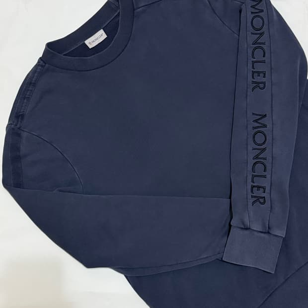 (정품)MONCLER 몽클레어 사이드로고 맨투맨 L