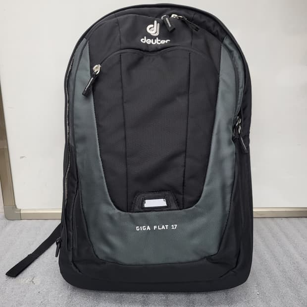 도이터 Giga Flat 17 백팩