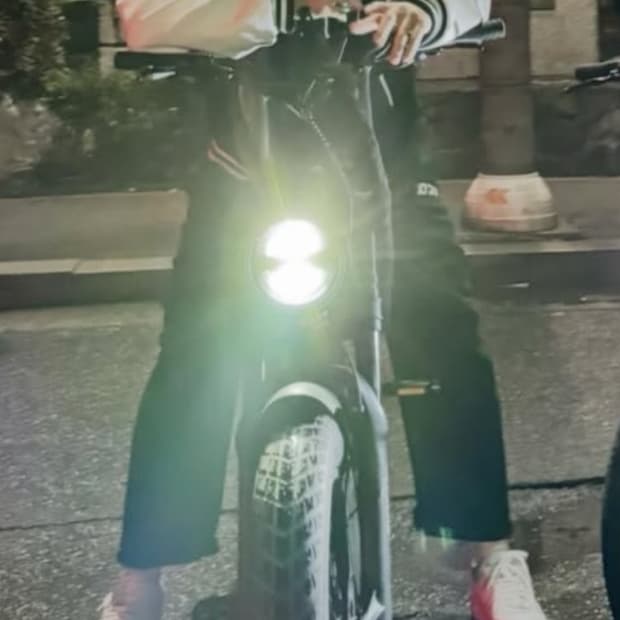 퀄리 스포츠 볼트 B 자토바이