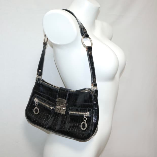 Guess 00s enamel bag | 후루츠패밀리