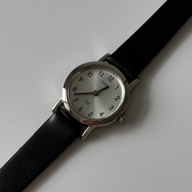 1990년대 빈티지시계 Fill 아라빅 인덱스 실버 쿼츠 여성