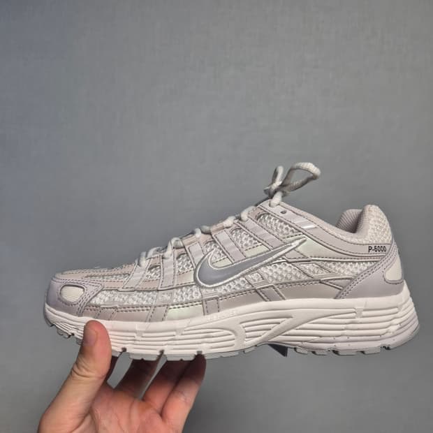 [새상품/235] 나이키 P-6000 SE 서밋 화이트 바스트 그레이