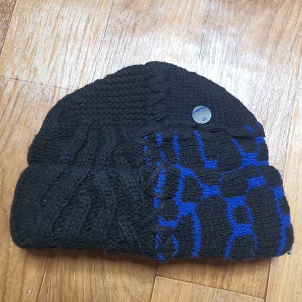 새상품급 아더에러 비니 블랙