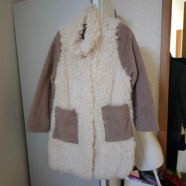 새상품)아이보리/베이지 뽀글이 털 코트