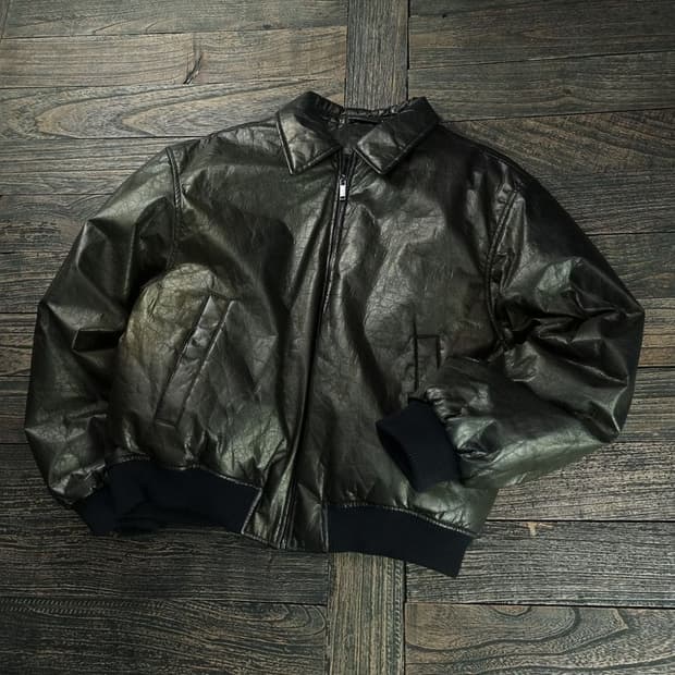 [자라] 글로시드 크랙 패디드 오버핏 봄버 자켓 브라운 M18690