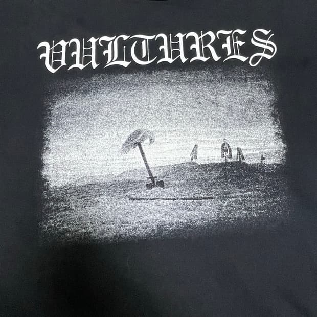 이지 벌쳐스 롱슬리브 2