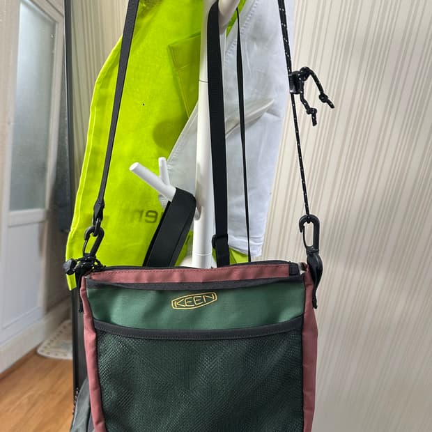 keen 크로스백  가방