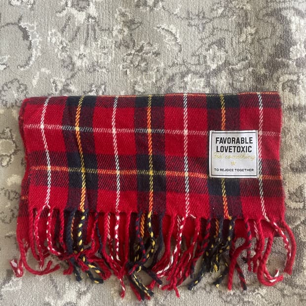 모리걸 빈티지 레드 체크 머플러 ♥️🖤