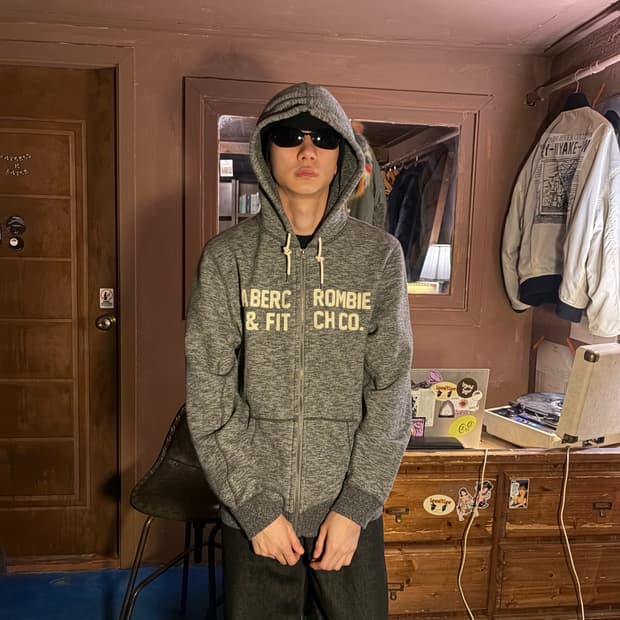 ABERCROMBIE & FITCH ZIP UP HOODIE GRAY