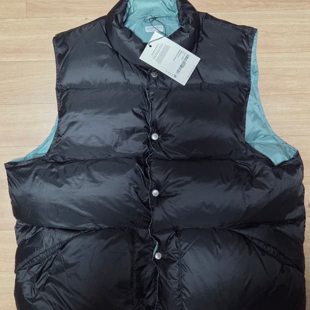 비헤비어 리버시블 덕다운 베스트 블랙/세이지그린 4사이즈 판매 or 교환