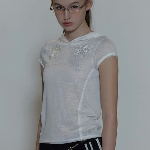 스컬프터 Rose Embroidery Hoodie Tee Ivory