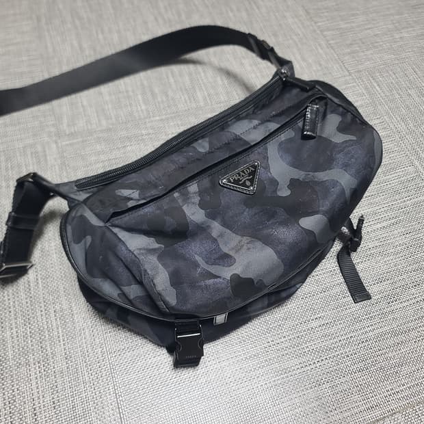프라다 바이커백 미디엄 2vh994 크로스백 바이크백 메신저백