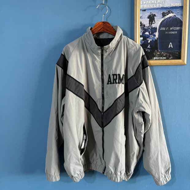 90-00‘s U.S Army IPFU Jacket. 