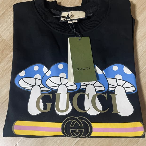 구찌 맨투맨 새상품