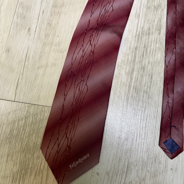 [OS] 입생로랑 버건디 넥타이