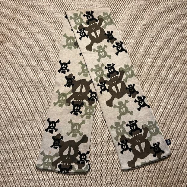 스투시 스컬 카모 머플러