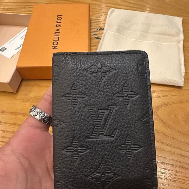 루이비통 쉐도우 오거나이저 지갑 팔아용