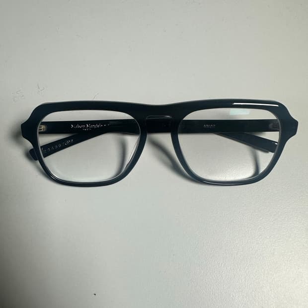 젠틀몬스터 메종 마르지엘라 MM011