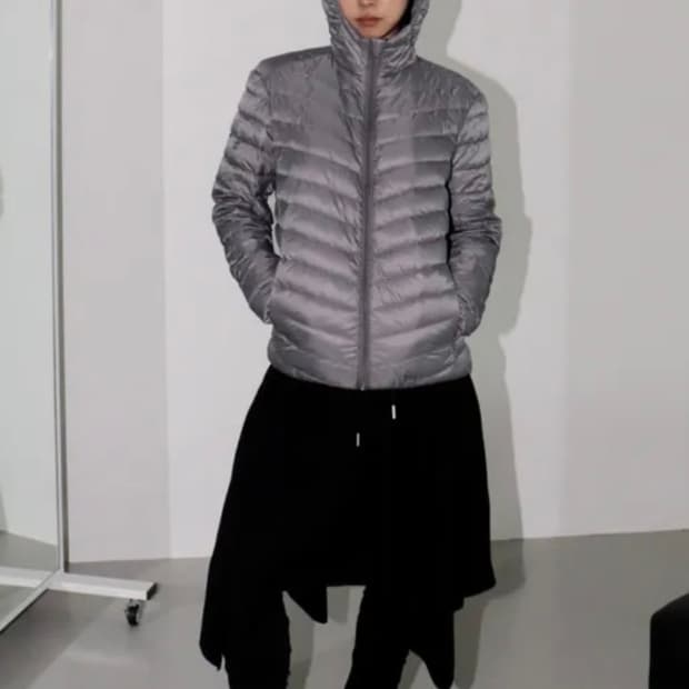 넥시 울트라 라이트 다운 후드 경량 패딩 그레이