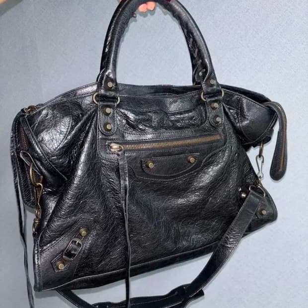 발렌시아가 모터백 블랙 미디움