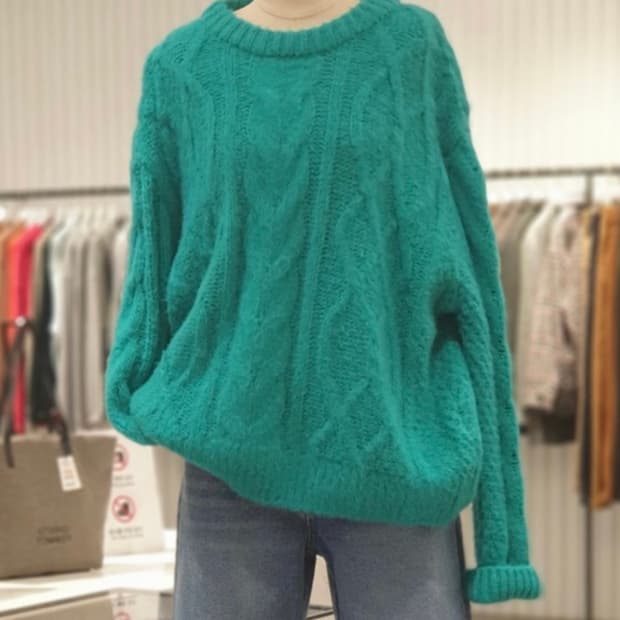 스튜디오 톰보이 모헤어 꽈배기 니트