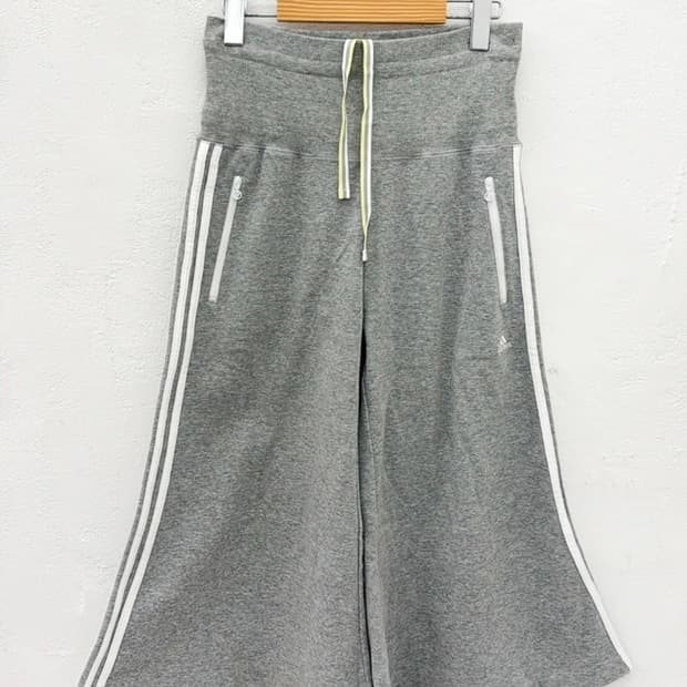 아디다스 와이드 7부 부츠컷 트레이닝 팬츠