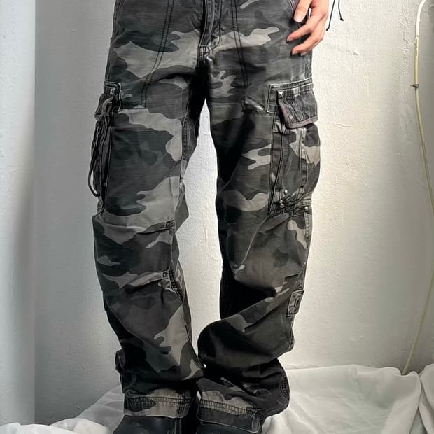 TBJ Jeans Multi Pocket Camo Pants