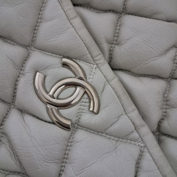 샤넬 아이보리 퀼팅 숄더백