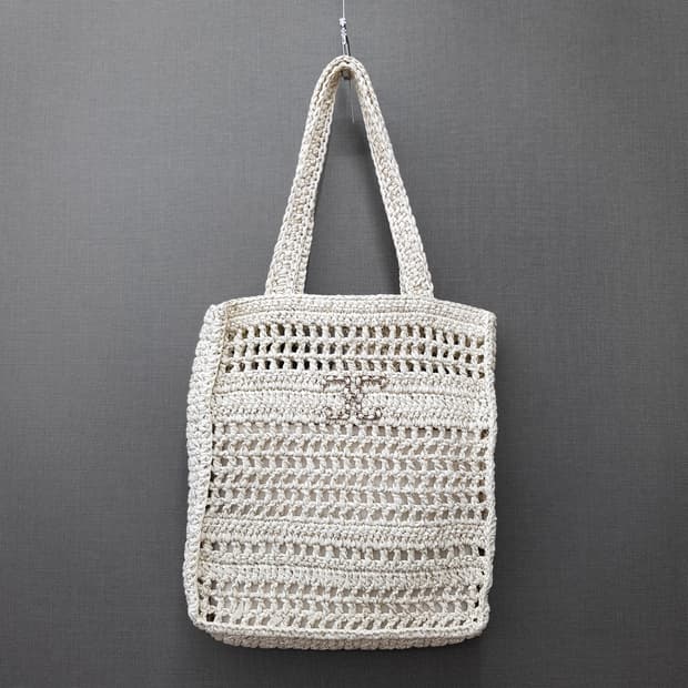 한섬 타임 2022 엠블럼 글리터 위빙백