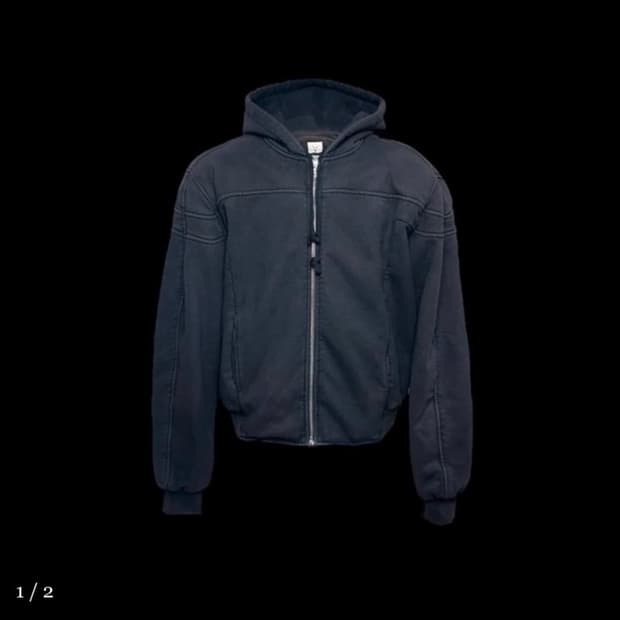 에모스탠스클럽 패디드 숄더 후드집업