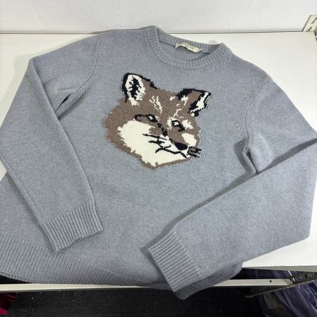 S 메종키츠네 그레이 빅폭스 헤드 램스울 니트