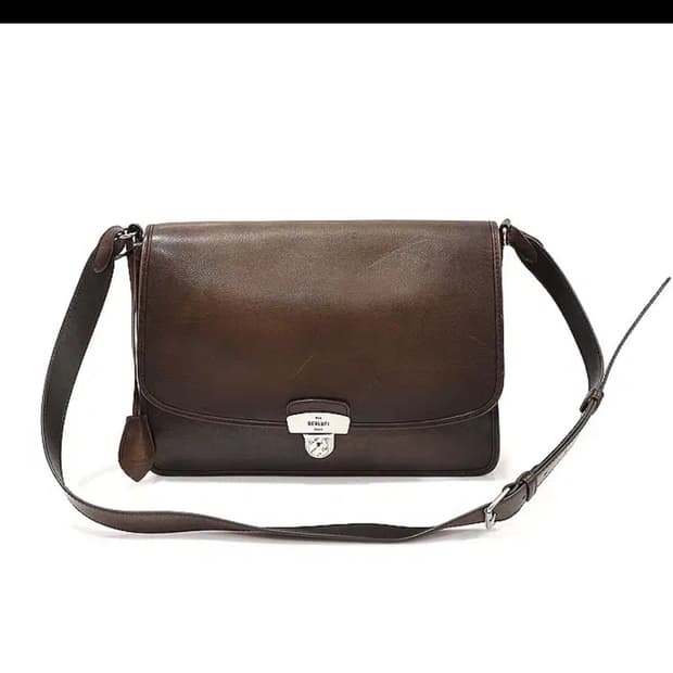 벨루티 메신저백