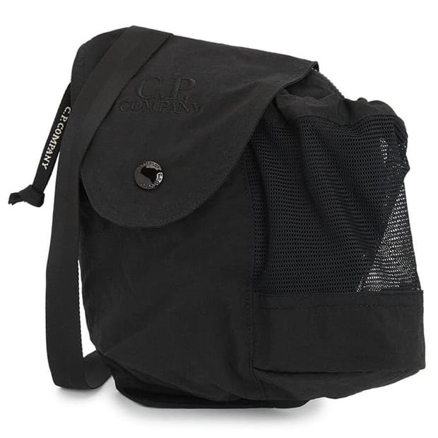 CP컴퍼니 숄더백 블랙 판매합니다 
