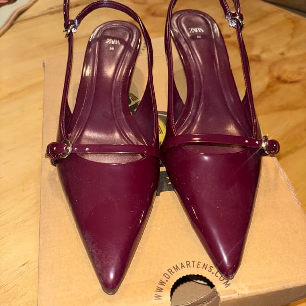 자라 버건디 슬링백 힐 235사이즈
