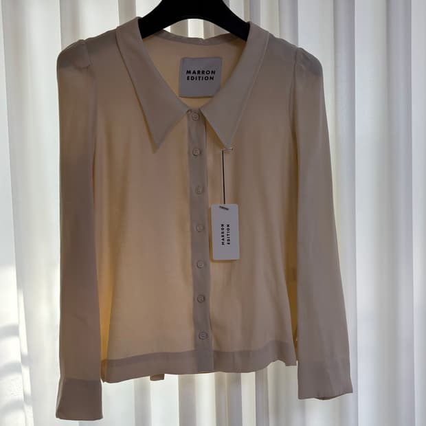 마론에디션 로우넥 블라우스 - 크림