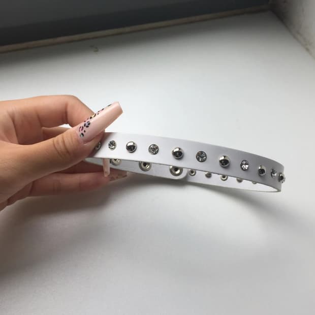 에브리벌스데이 스톤 화이트 레더 초커
