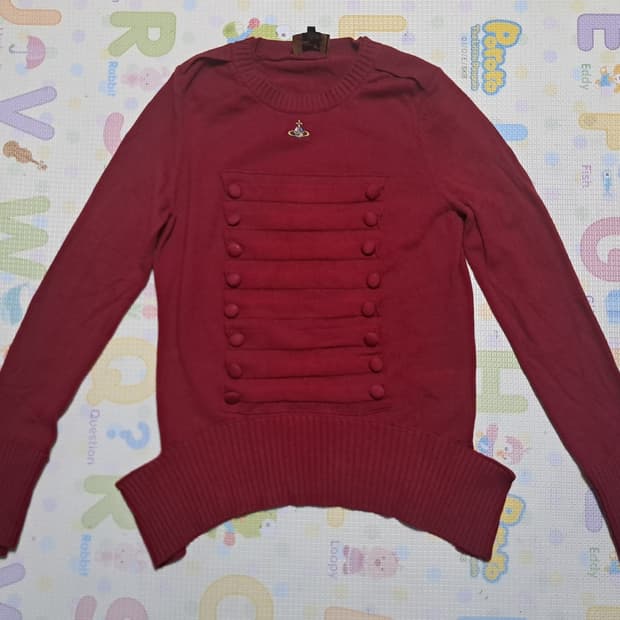 비비안웨스트우드 정품 레드 버튼 장식 니트 S사이즈(상태상급)