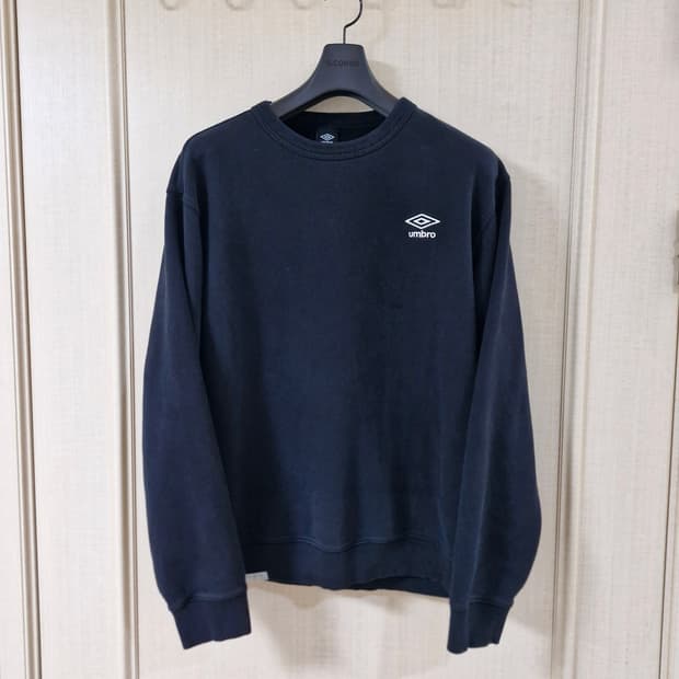 엄브로 맨투맨 블랙 M