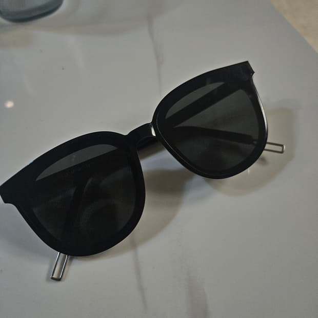 (상태좋음)  젠틀몬스터 마마스 단품 저렴히 넘깁니다. 의정부신세계 