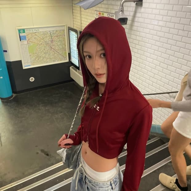 꾸레쥬 로고 크롭 후드 집업